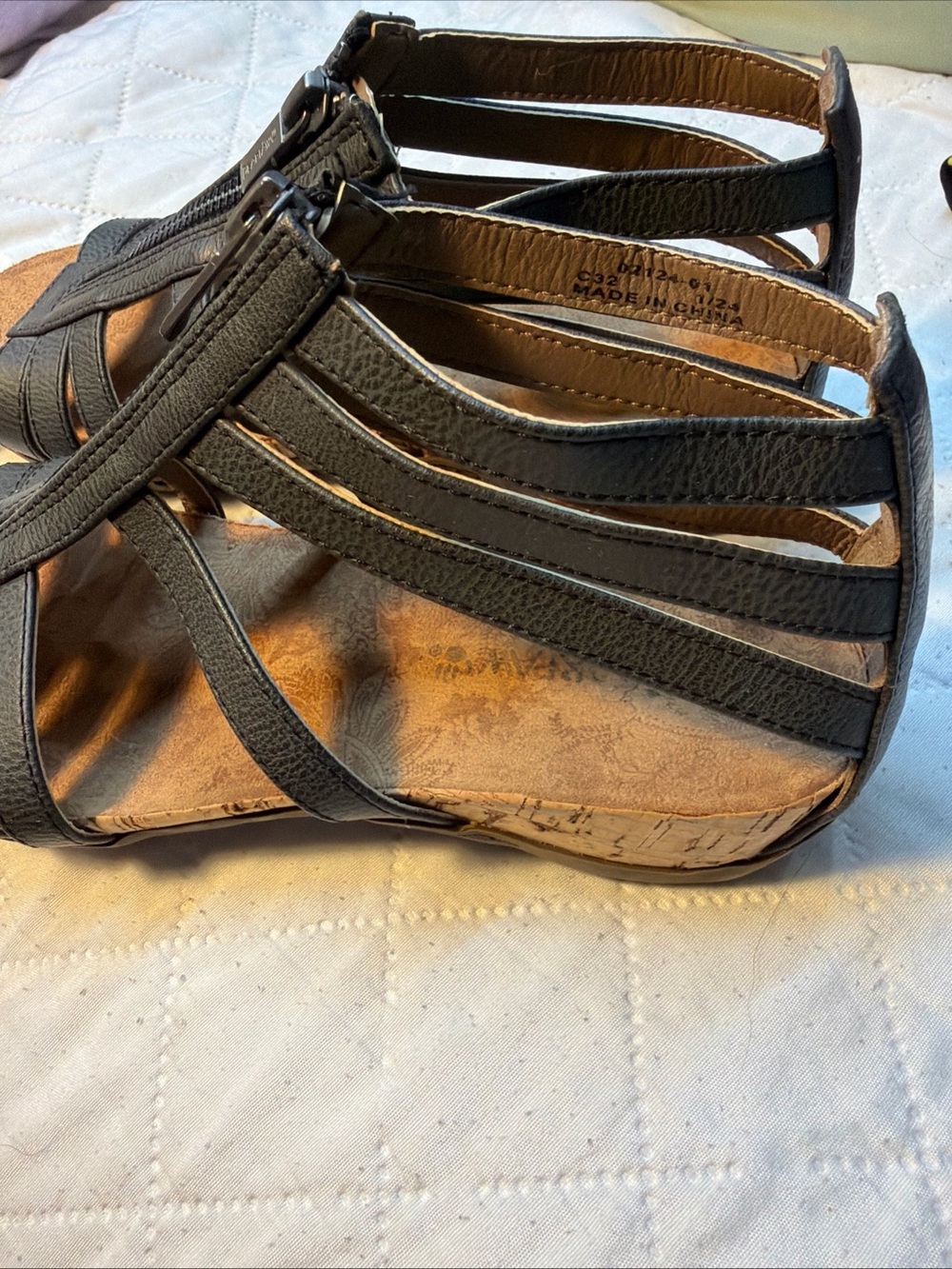 BearPaw Pewter size 7 Strappy Front-Zip Women’s Sandals - Picture 10 of 11